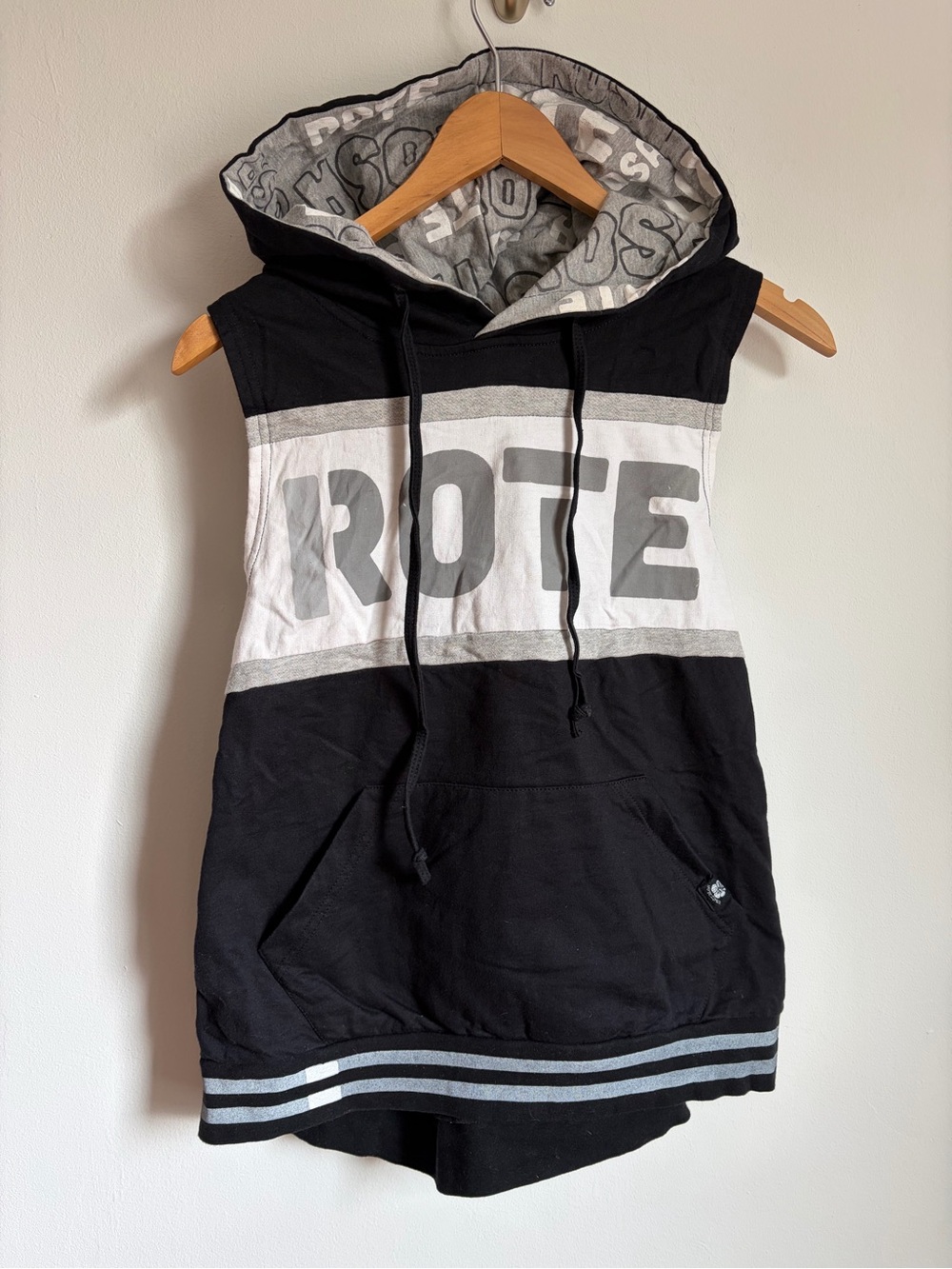 Rote Rosa Japanese street wear sleeveless hoodie